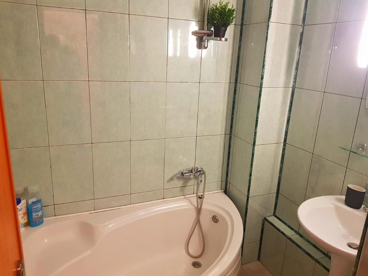 Apartment With Amazing View Near Old Town Bucarest Exterior foto